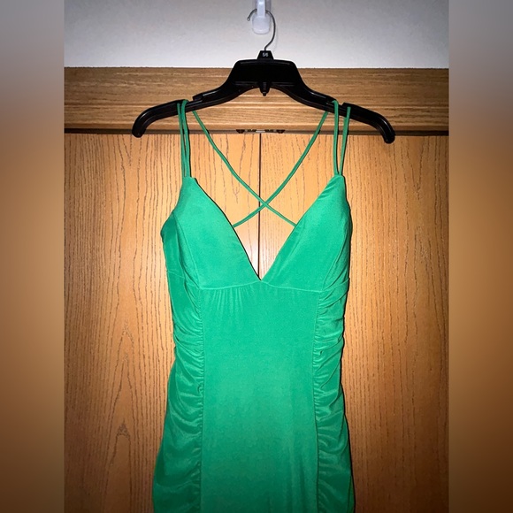 macy’s green prom dress. size 5/6 - Picture 3 of 7